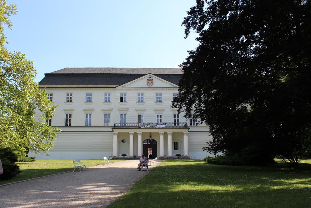 Hotel Sonata Hradec nad Moravici Esterno foto
