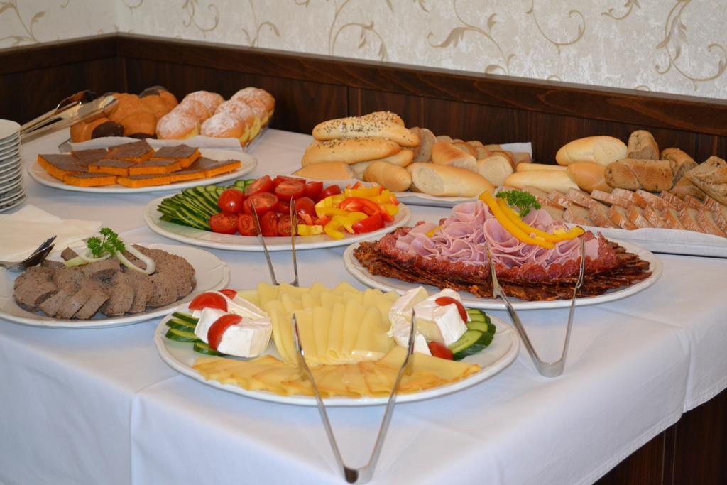 Hotel Sonata Hradec nad Moravici Esterno foto