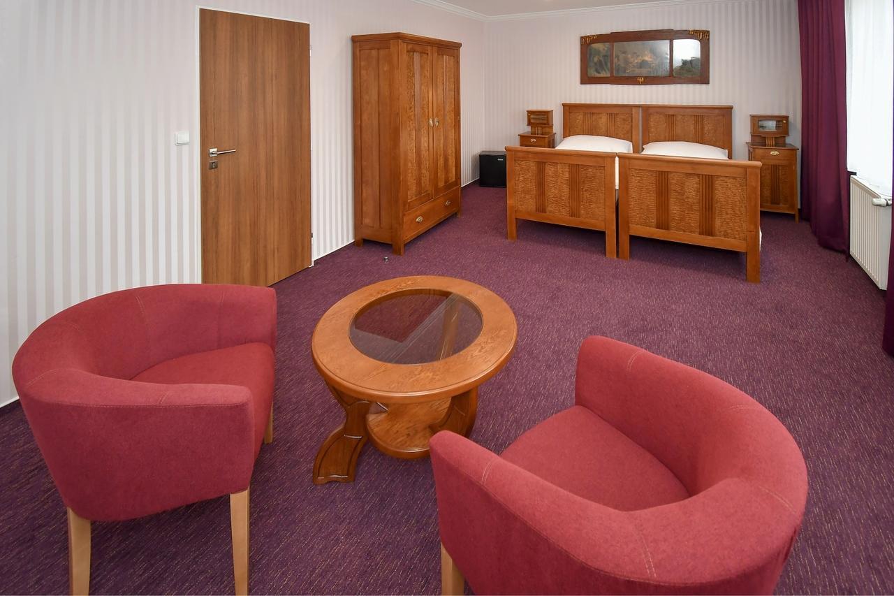 Hotel Sonata Hradec nad Moravici Esterno foto
